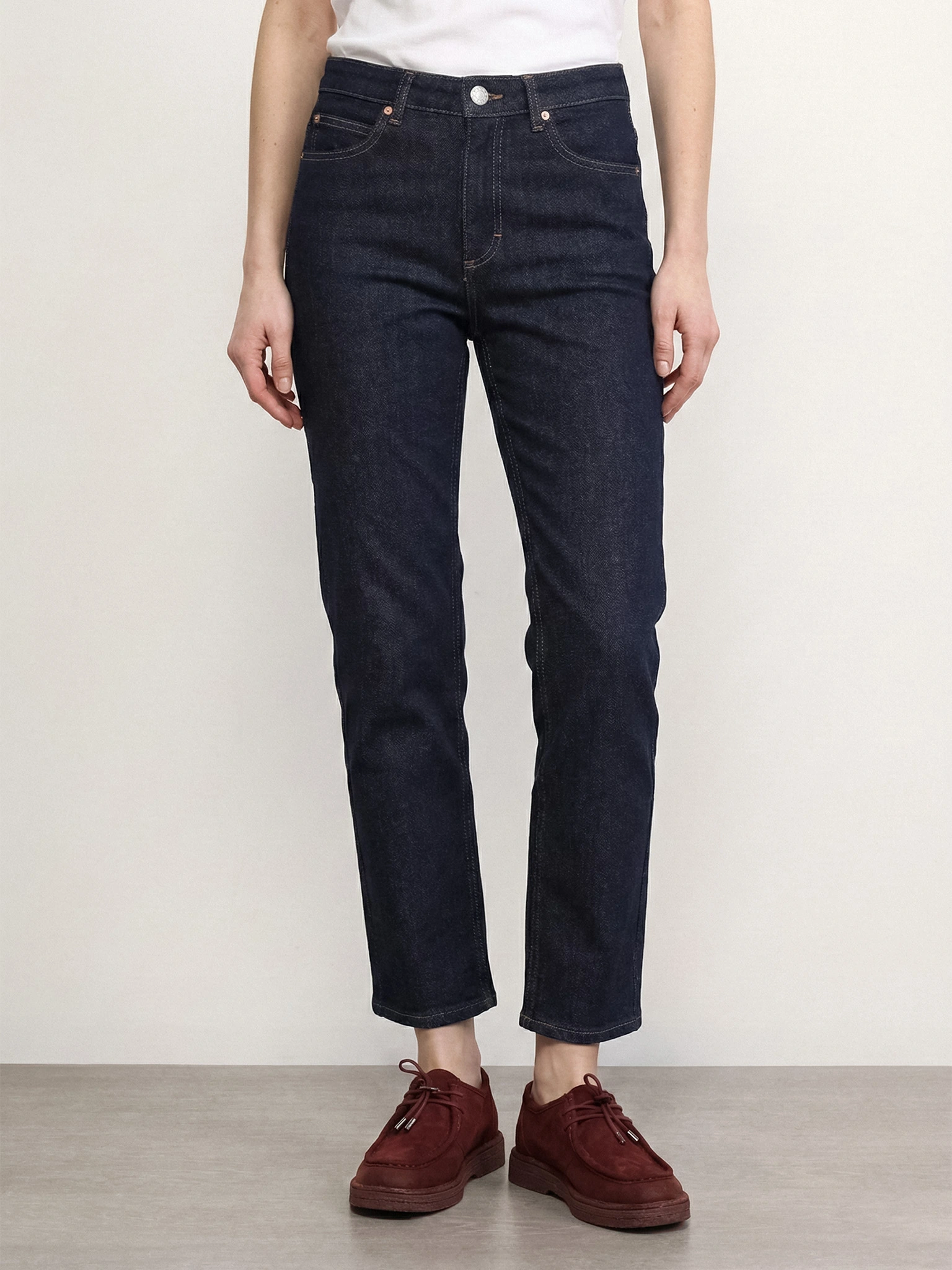 Джинсы темно-синего цвета из смесового хлопка